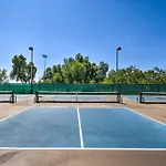 Scottsdale Golfers Getaway With Putting Green
