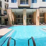 Walk Score 81-Shopping District-King Bed-Parking G2047