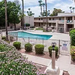 Stylish Condo Heart Of Old Town Scottsdale Pool Bbq