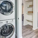 Stylish 1Bd In Of Old Town Heated Hottub