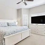 Amazing Home In Great Location Wbackyard Oasis