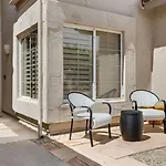 Amazing Home In Great Location Wbackyard Oasis