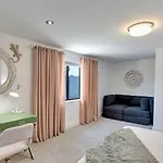 Mid Century Modern Retreat In Old Town Scottsdale