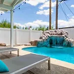 Walk To Old Town, Free Heated Pool W Waterfall