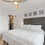 Spacious 1Br Condo W Patio & Close To Old Town