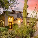 Luxury Homestyle Getaway Wpool, Gym, & Office