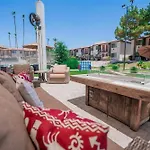 137 Fully Furnished, Amenities Galore