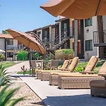 137 Fully Furnished, Amenities Galore
