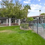 Modern Studio Escape - King Bed, Pool, Parking