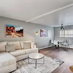 Modern 1B1B Escape In Scottsdale