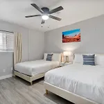 Stylish 3B2B Haven In Scottsdale With Free Parking