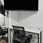 Modern 2B1B Escape In Old Town