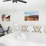 Modern 1B1B Escape In Scottsdale