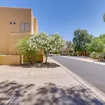Chic Scottsdale Townhome With Patio And Pool Access!