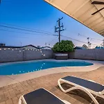Endless Entertainment And 1.5 Miles From Old Town Stay At Sunbaked Terrace