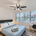 2Bd-Close To Airportitvwifopenkitchenpool