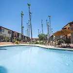 139 Fully Furnished, Amenities Galore