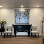 Trendy 1B 1Ba Private Suite - Walkable To Old Town