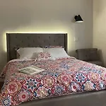 Trendy 1B 1Ba Private Suite - Walkable To Old Town