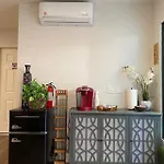 Trendy 1B 1Ba Private Suite - Walkable To Old Town