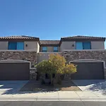4-Br Townhome Near Old Town Scottsdale