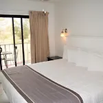 230 Fully Furnished 1Br Suite-Prime Location