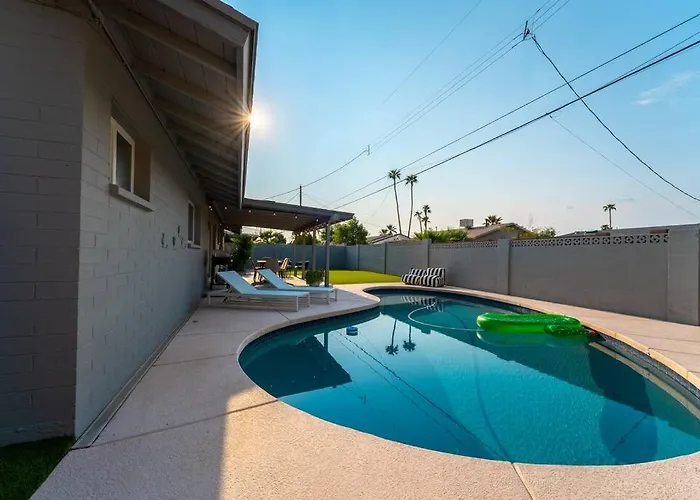 Splash And Relax By Homeslice Stays
