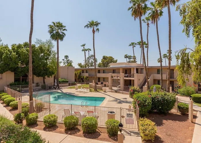 Stylish Condo Heart Of Old Town Scottsdale Pool Bbq
