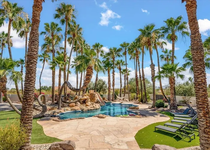 Resort Style Estate, 2 Houses, Putt-Putt Course, B-Ball Court, Heated Pool