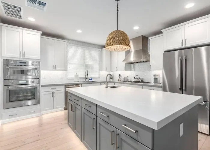 Miller Square 1002
