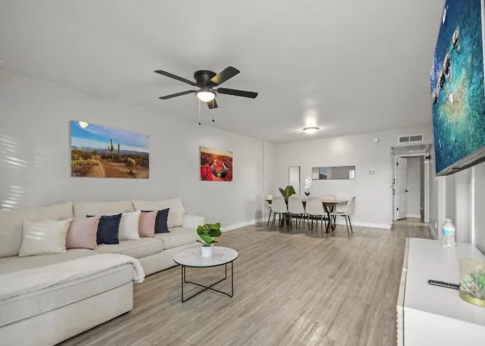 Stylish 3B2B Haven In Scottsdale With Free Parking