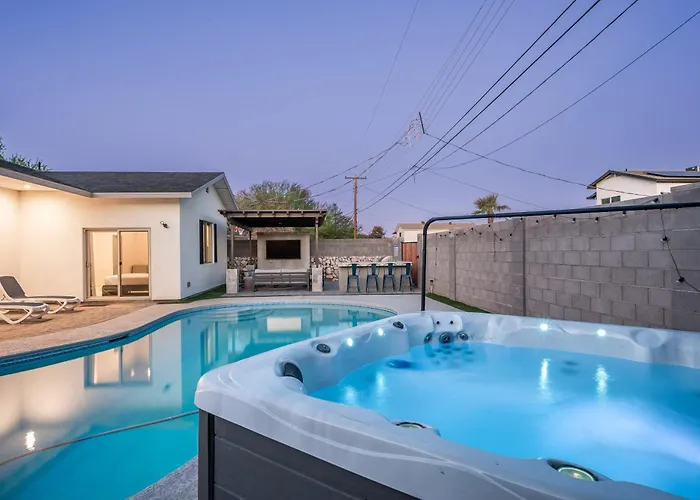 Endless Entertainment And 1.5 Miles From Old Town Stay At Sunbaked Terrace