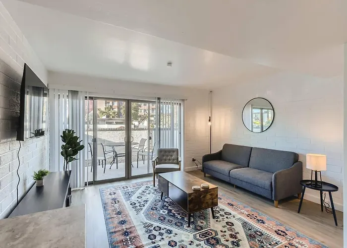 2Bd-Close To Airportitvwifopenkitchenpool