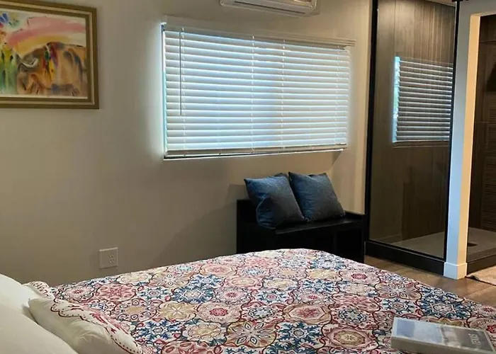 Trendy 1B 1Ba Private Suite - Walkable To Old Town