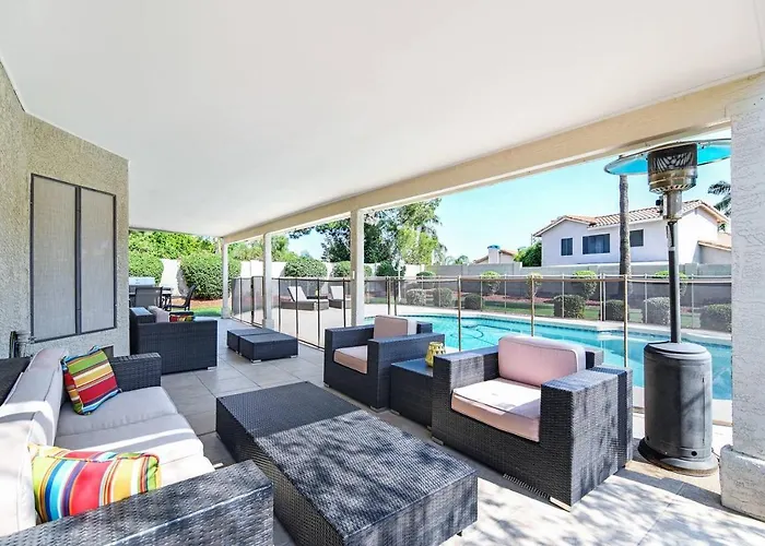 Scottsdale Luxury Vacation Home With Pool Sleeps 14