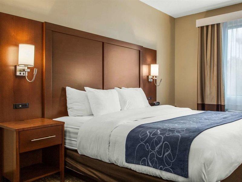 Fairfield By Marriott & Old Town Hotel 2*