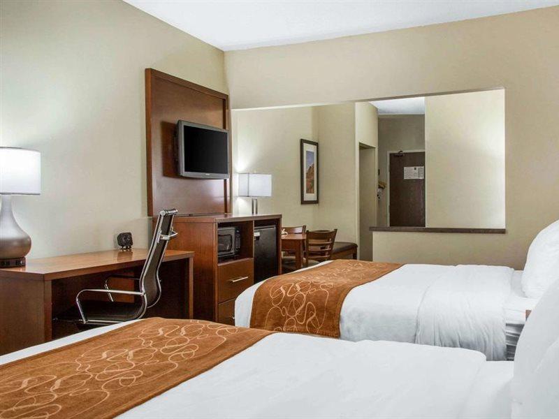 Fairfield By Marriott & Old Town Hotel