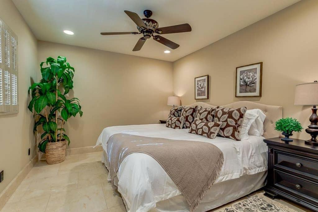 Estate Style Oasis 6bdrm, 5.5 Bath Heated Pool With Misters Villa