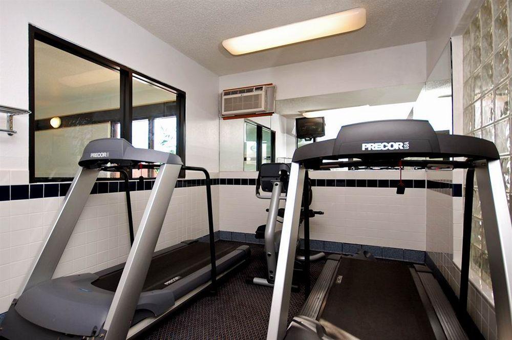 Fairfield By Marriott & Old Town Hotel 2*