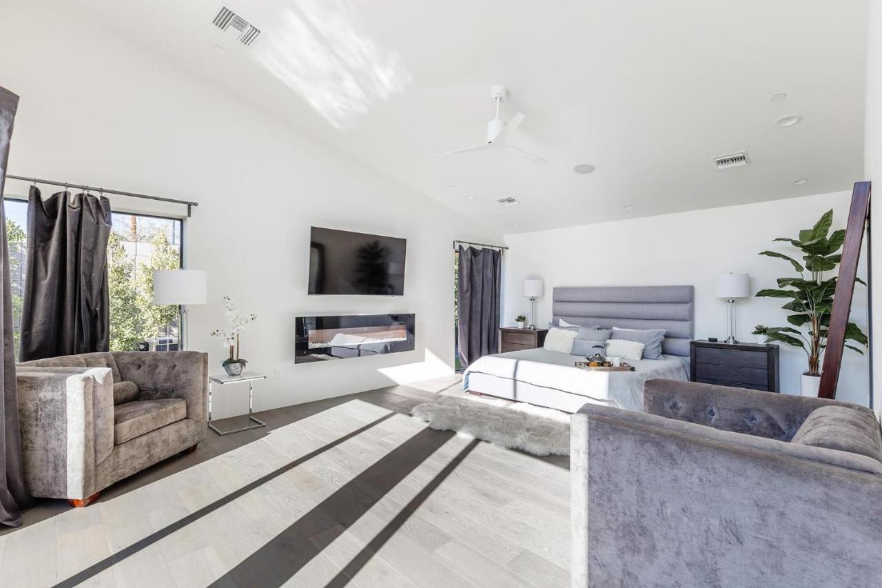 Holiday home L.a. Meets Scottsdale-resort Backyard-pool &
