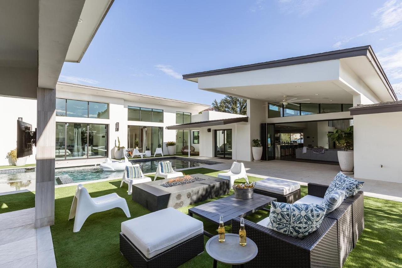 L.a. Meets Scottsdale-resort Backyard-pool &