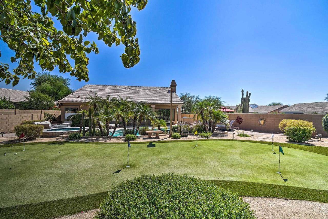 Golfers Getaway With Putting Holiday home