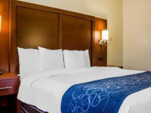 Fairfield By Marriott & Old Town Hotel