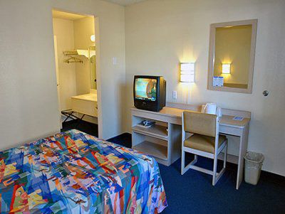 Hotel 6 Old Town Fashion Square 2*