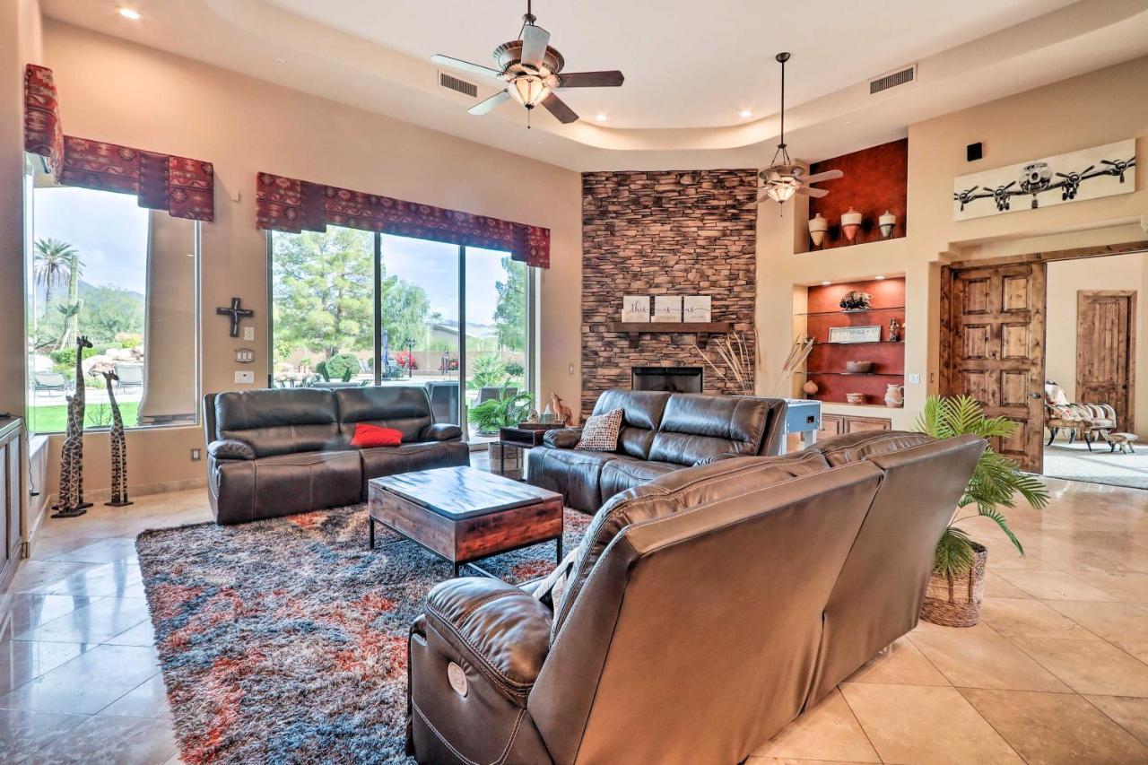 Lavish Estate With Sports Court And Theater! Holiday home Scottsdale