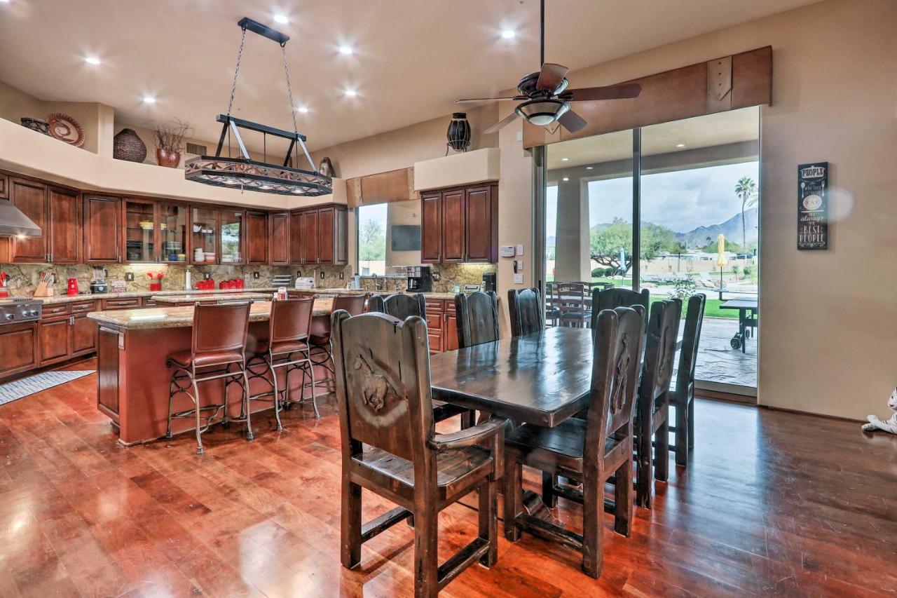 Lavish Estate With Sports Court And Theater!