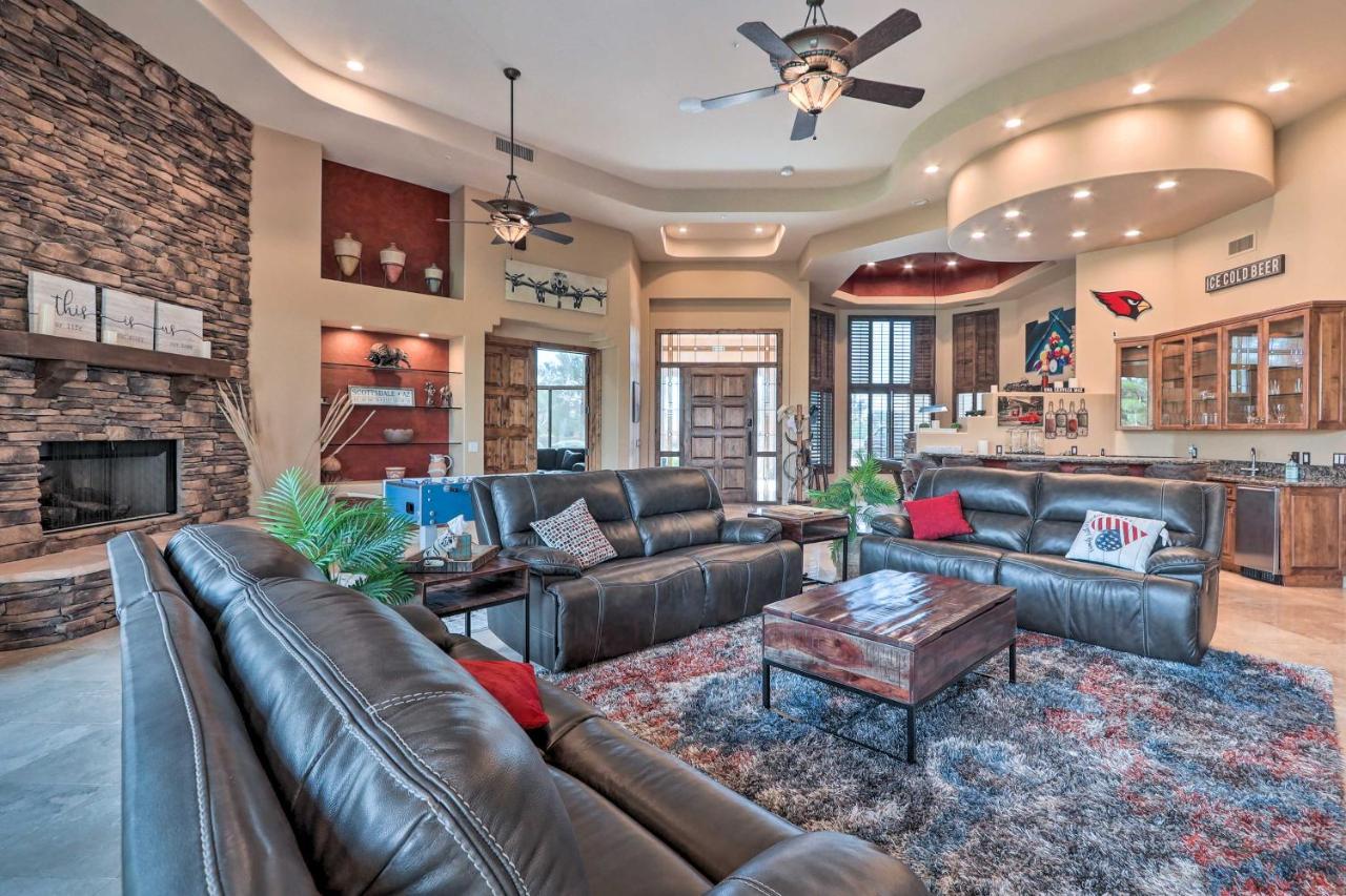 Lavish Estate With Sports Court And Theater! Holiday home *