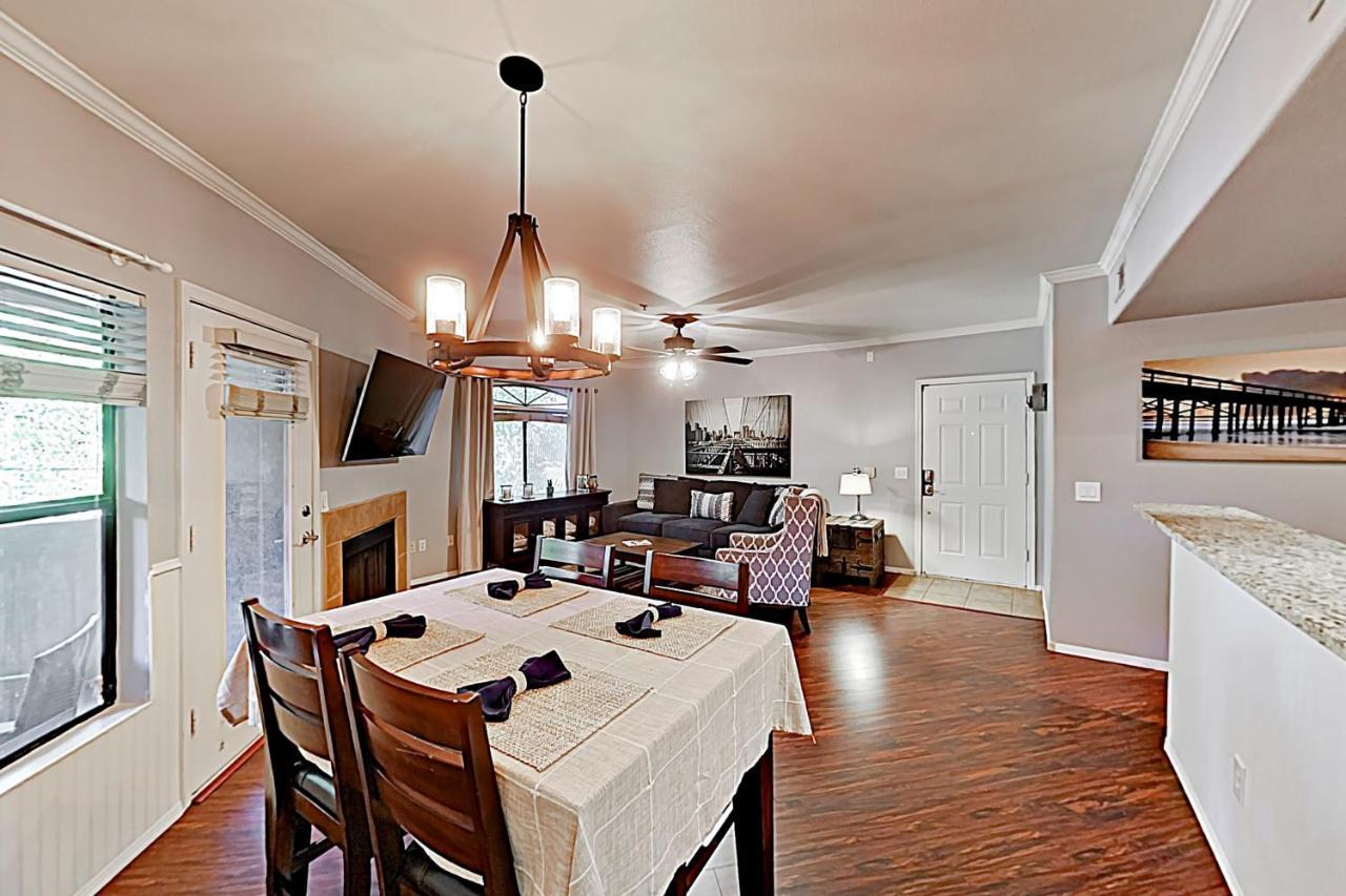 Apartment The Signature Unit & Breezy Desert Retreat