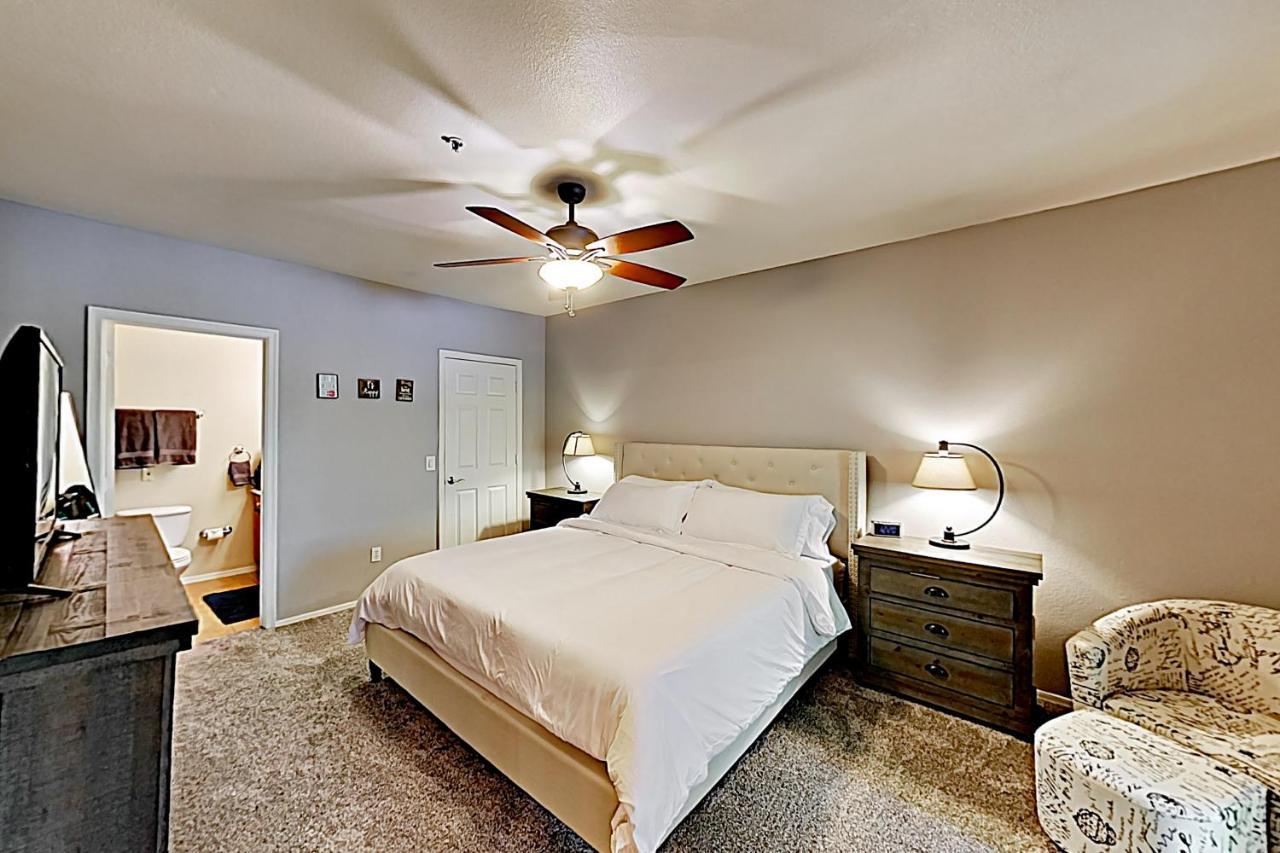 The Signature Unit & Breezy Desert Retreat *