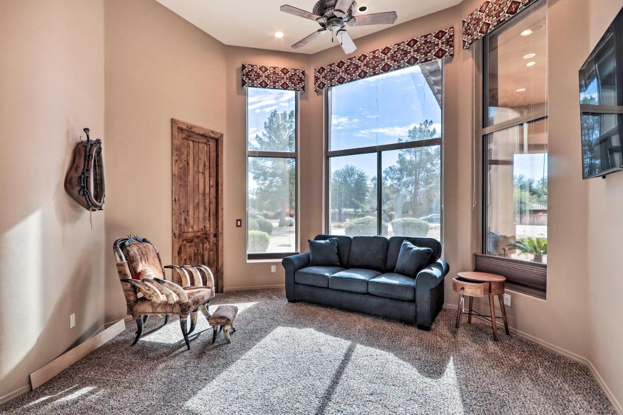 Lavish Estate With Sports Court And Theater! Holiday home Scottsdale
